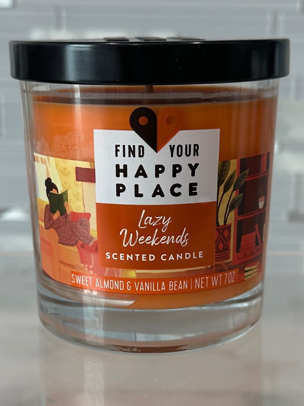 Find Your Happy Place Lazy Weekends Scented Candle Sweet Almond & Vanilla Bean - Picture 2 of 3